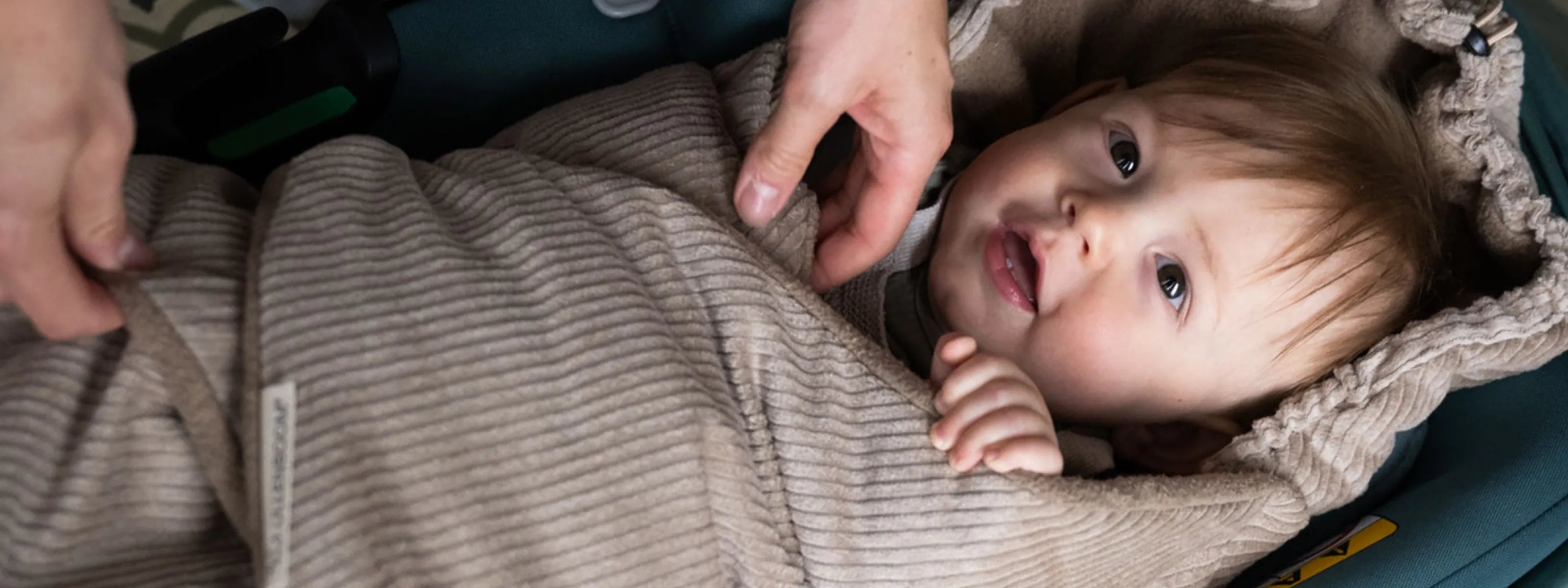 Optimale Sicherheit im Auto: Warum die Einschlagdecke die sicherste Wahl im Auto für Dein Baby ist-ULLENBOOM Baby