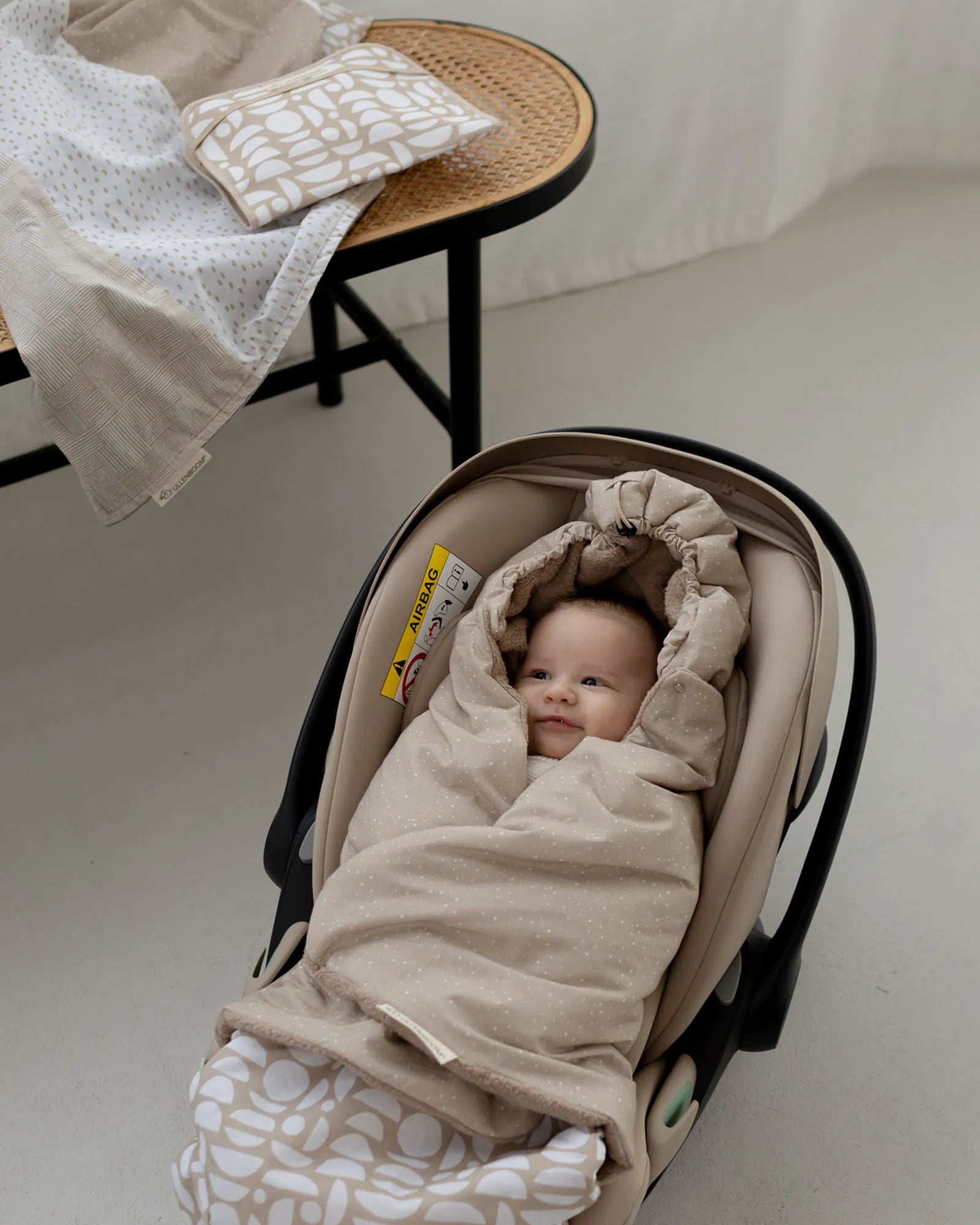 Unterwegs Set Classic Sand-ULLENBOOM Baby