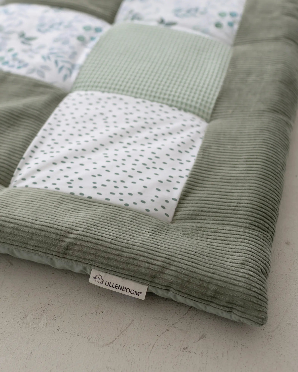 Krabbeldecke Blattliebe 100 x 100 cm – Lifestyle-Detailansicht
