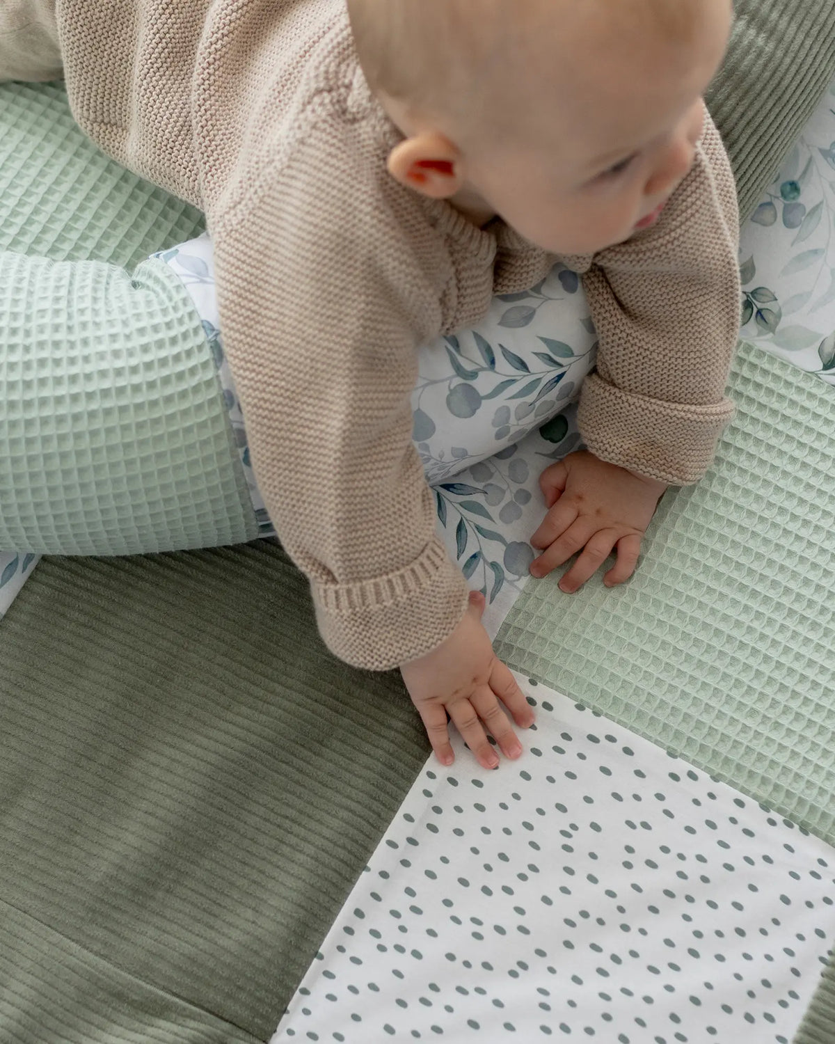 Krabbeldecke Blattliebe 120 x 120 cm – Lifestyle-Detailansicht
