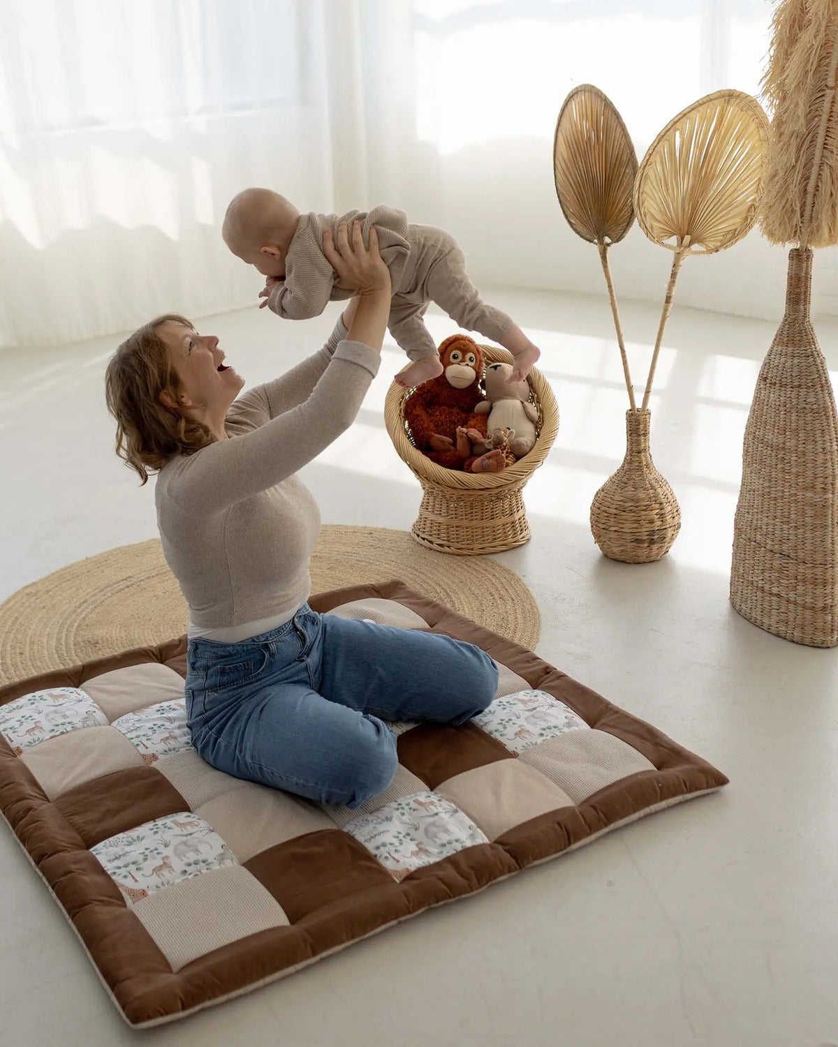 Krabbeldecke Safari Braun 120 x 120 cm – Lifestyle