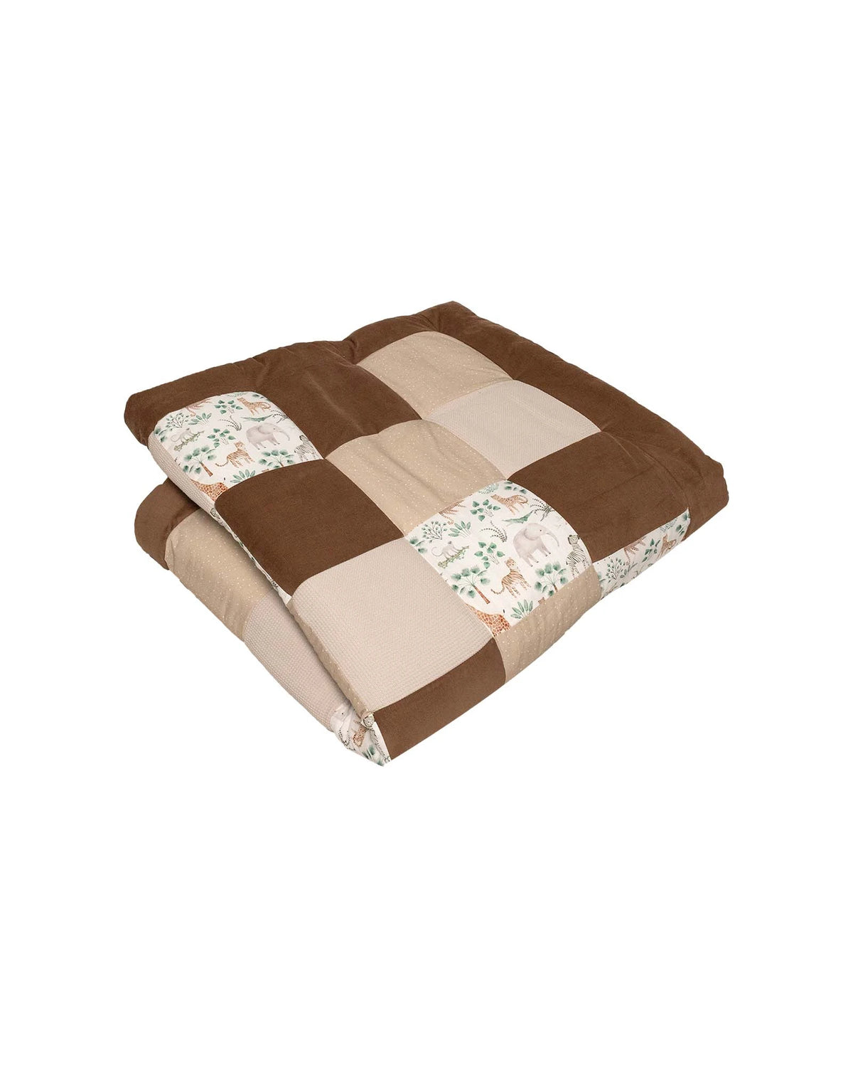 Gefaltete Krabbeldecke Safari Braun mit Patchwork-Design aus braunem Feincord, beigem Waffelstoff und Tiermotiv-Baumwolle.