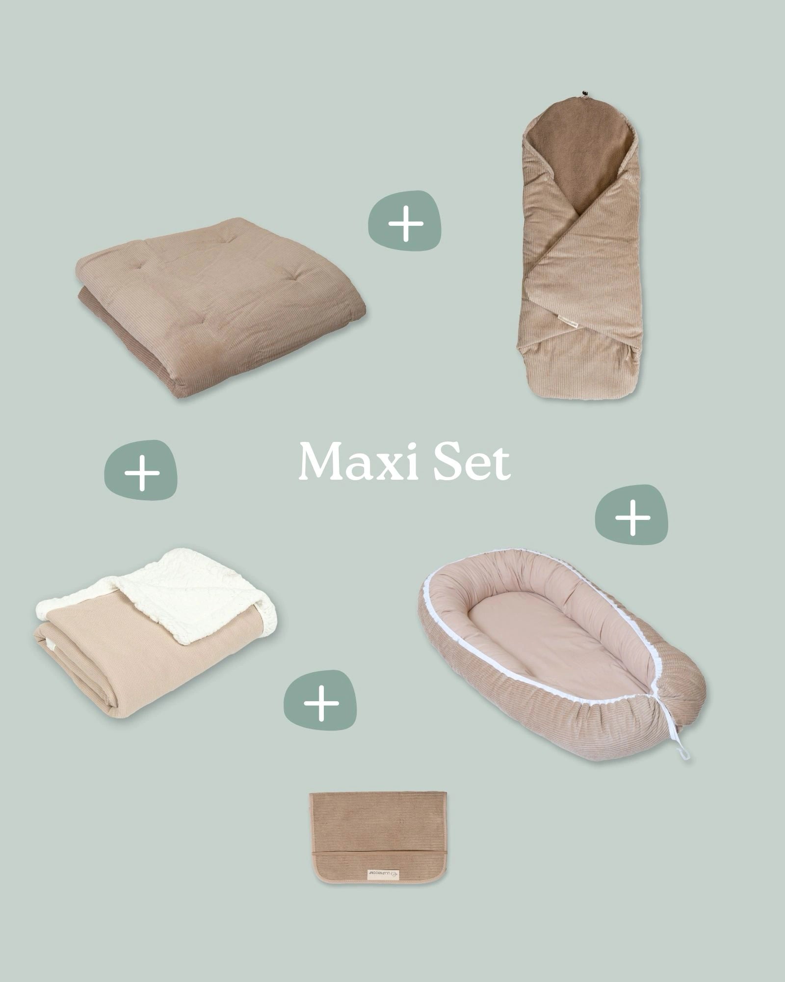 Kuscheliges Maxi Set Cord Sand: Krabbeldecke, Babydecke, Pucktuch, Babynest und Wickelunterlage in Beige.