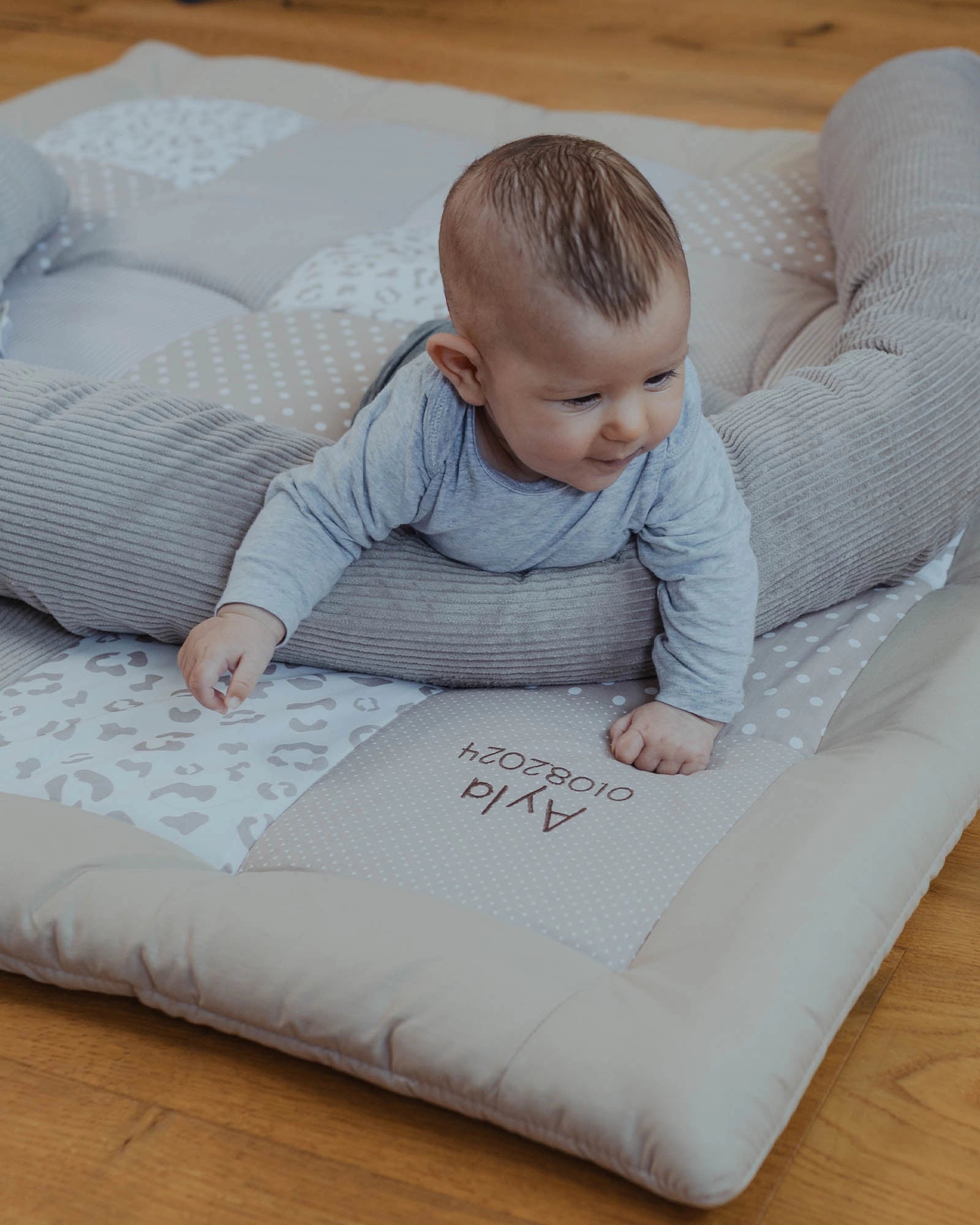 Personalisierbare Krabbeldecke LEO