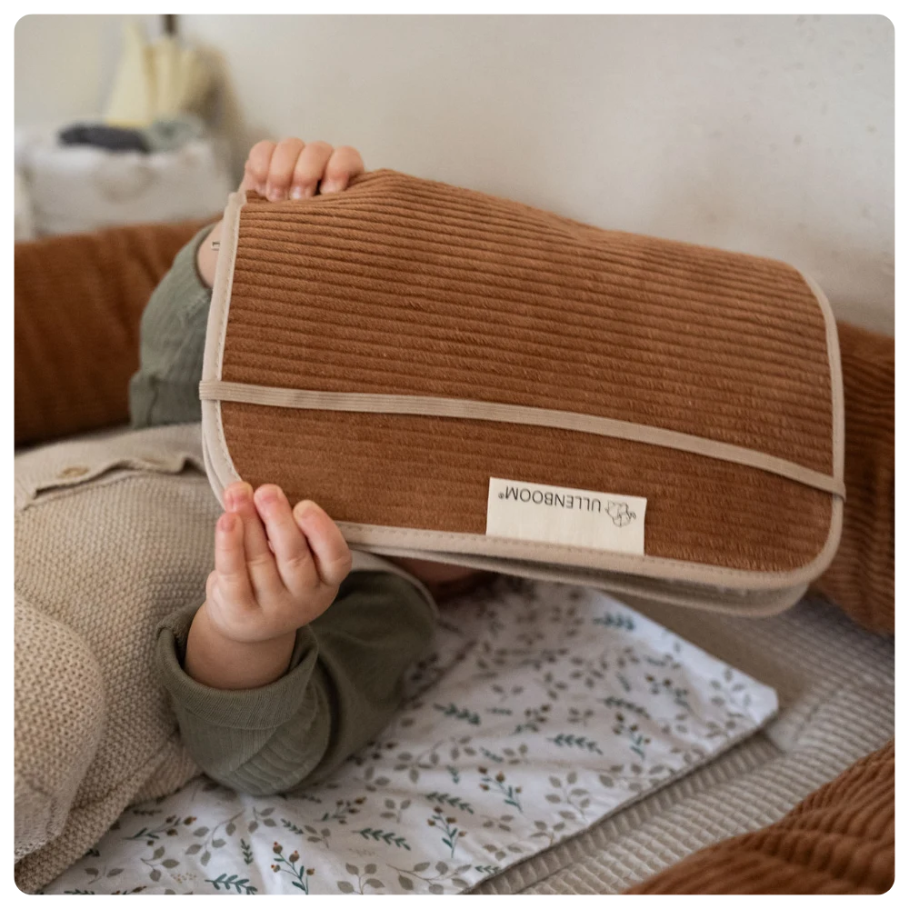 ULLENBOOM_Windeltasche_Cord_Caramel_1-ULLENBOOM Baby