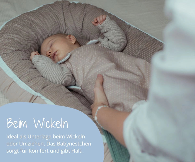 Beim Wickeln - Ideal als Unterlage. Sorgt für Komfort und gibt Halt. ULLENBOOM Babynest