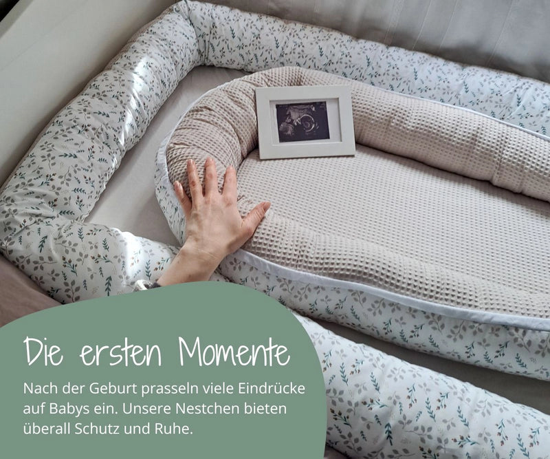Die ersten Momente - viele Eindrücke nach der Geburt. Babynest bietet Ruhe und Schutz. Babynest ULLENBOOM