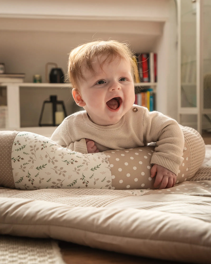 240304_Ullenboom-Bettschlange-Krabbeldecke-Patchwork-Sandblume-6-ULLENBOOM Baby