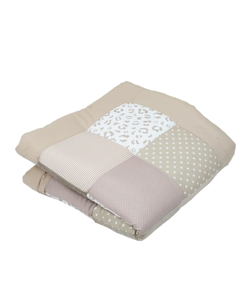 Krabbeldecke LEO-ULLENBOOM Baby-Krabbeldecke im LEO-Design jetzt bestellen ✓ 100x100, 120x120, 140x140cm ✓ ökologisch & schadstoffgeprüft. Jetzt online kaufen von ULLENBOOM!-