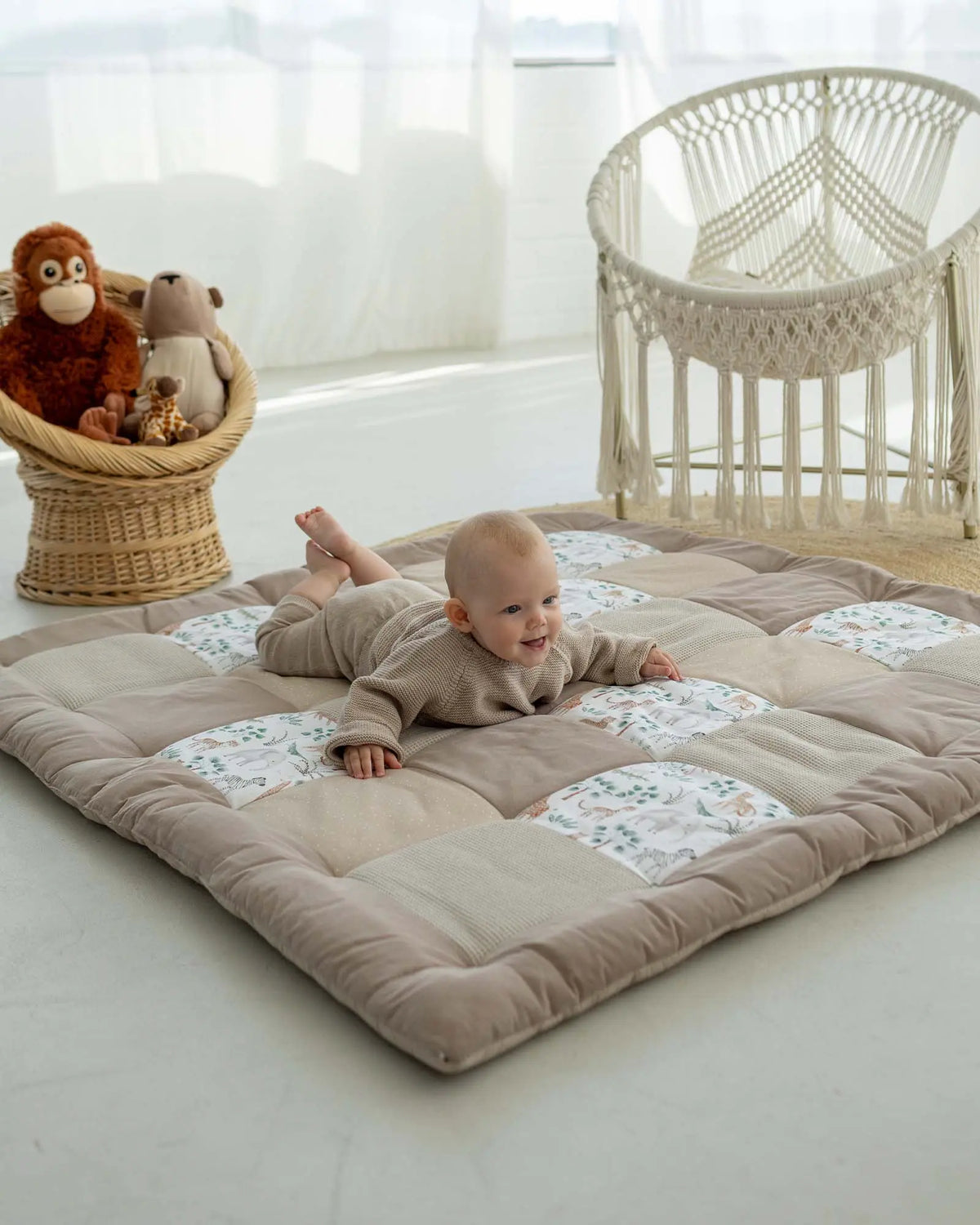 Krabbeldecke Safari Sand 120 x 120 cm – Lifestyle 2
