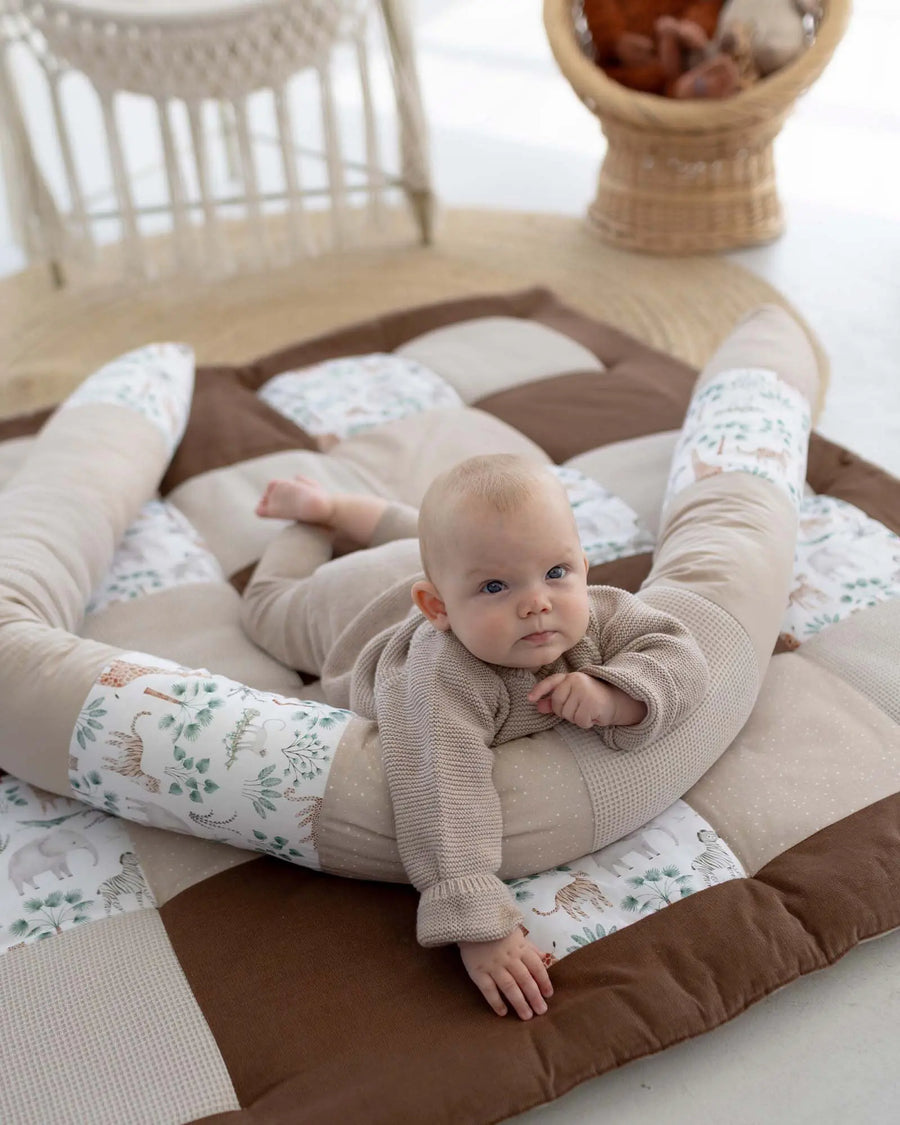 Krabbeldecke Safari Braun 100 x 100 cm – Lifestyle