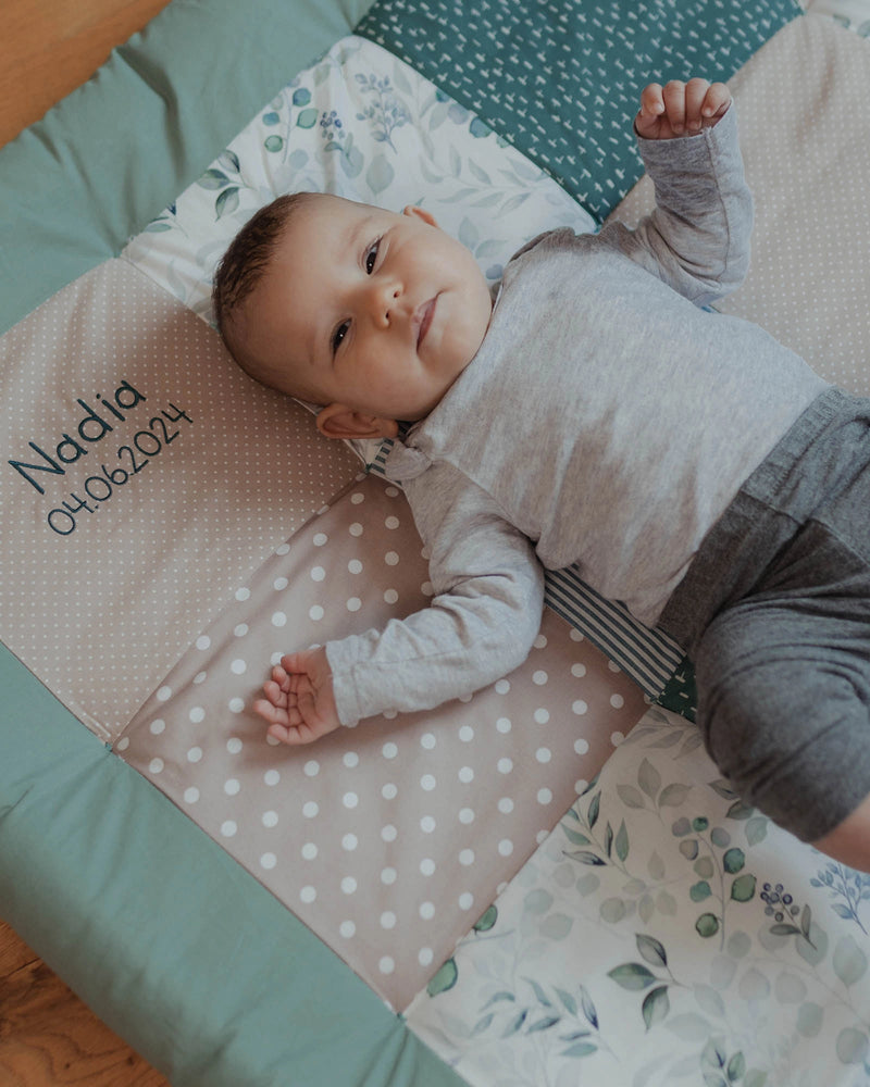 Personalisierbare Krabbeldecke EUKALYPTUS-ULLENBOOM Baby