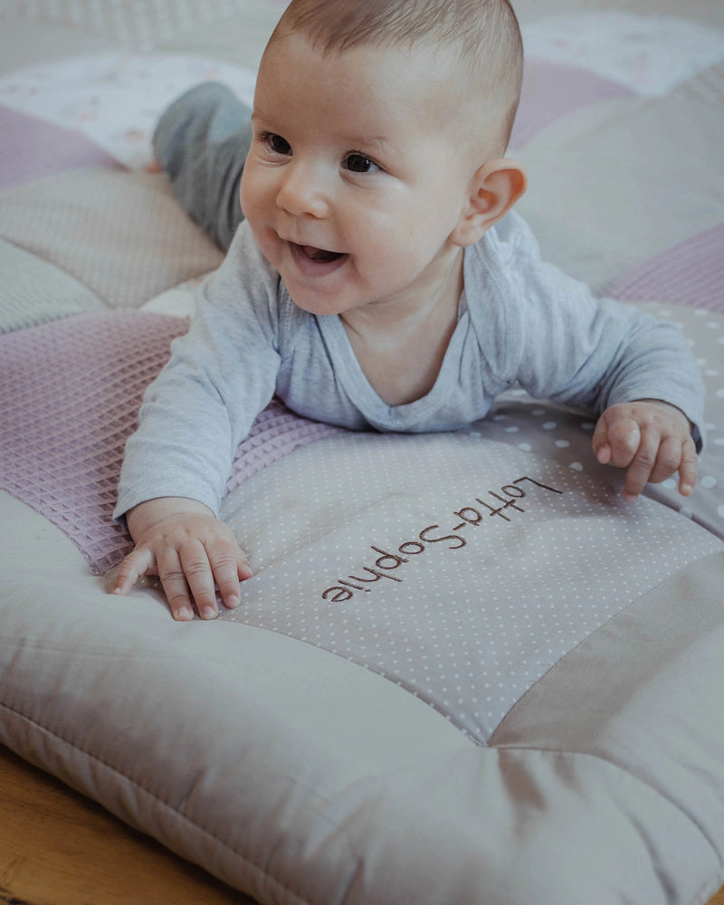 Personalisierbare Krabbeldecke MÄRCHENWALD-ULLENBOOM Baby