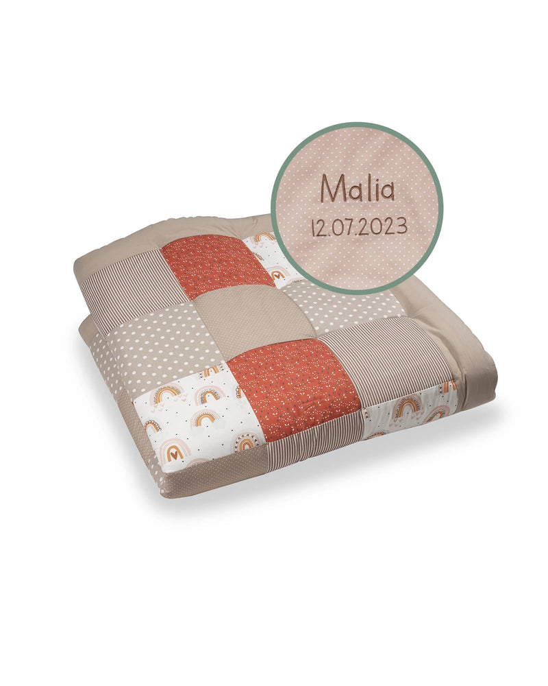Personalisierbare Krabbeldecke REGENBOGEN-ULLENBOOM Baby