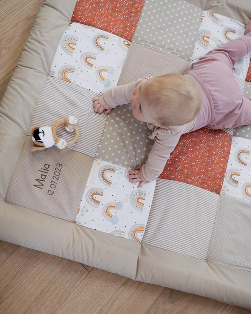Personalisierbare Krabbeldecke REGENBOGEN-ULLENBOOM Baby