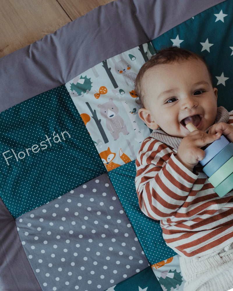 Personalisierbare Krabbeldecke WALDTIERE PETROL-ULLENBOOM Baby