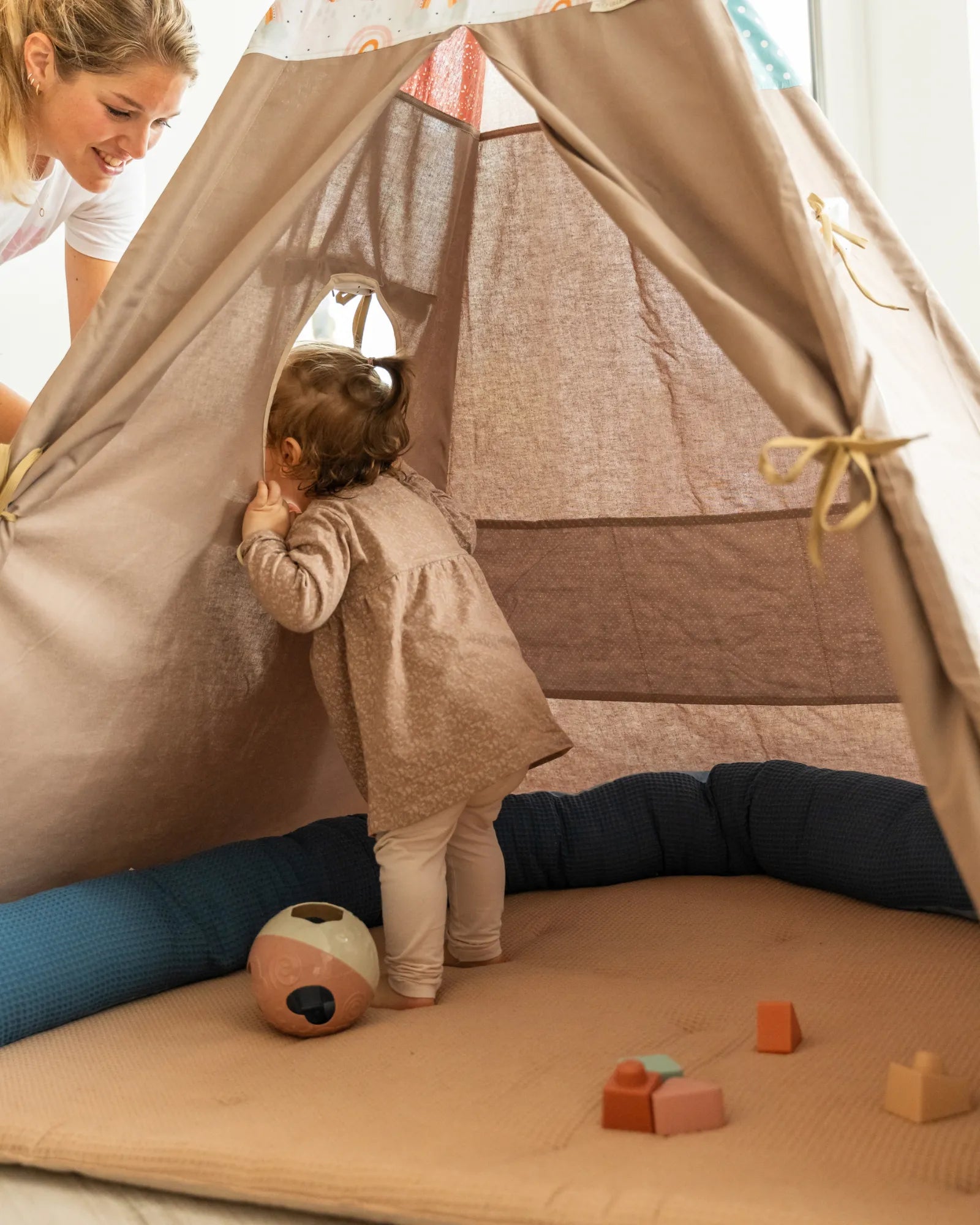 Ullenboom-Tipi-Regenbogen-Bettschlange-Krabbeldecke-ULLENBOOM Baby