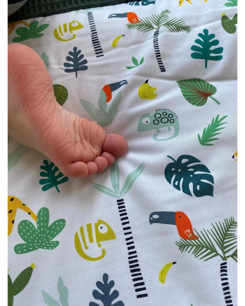 Kissenbezug Waffelpiqué Motiv SALBEIGRÜN REGENWALD-ULLENBOOM-40 x 40 cm-ULLENBOOM Baby