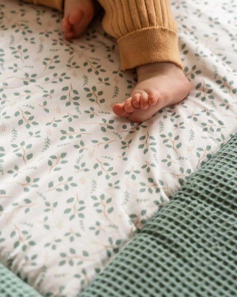 Krabbeldecke & Laufgittereinlage Waffel Motiv FLORAL GRÜN-ULLENBOOM-ULLENBOOM Baby