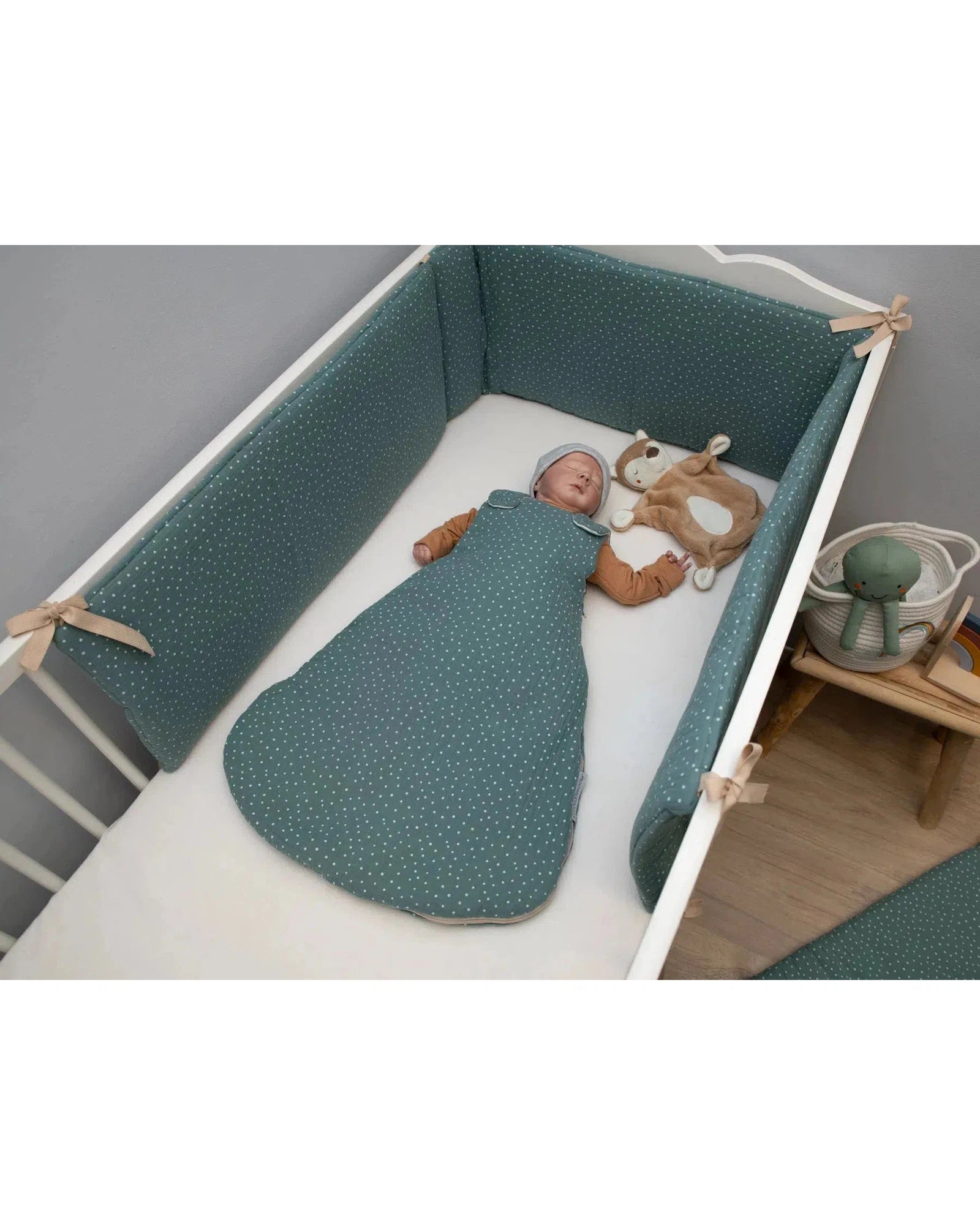 Nestchen für Babybett MUSSELIN SALBEIGRÜN-ULLENBOOM-für Babybett 140x70 - Kopfbereich (210 cm)-ULLENBOOM Baby