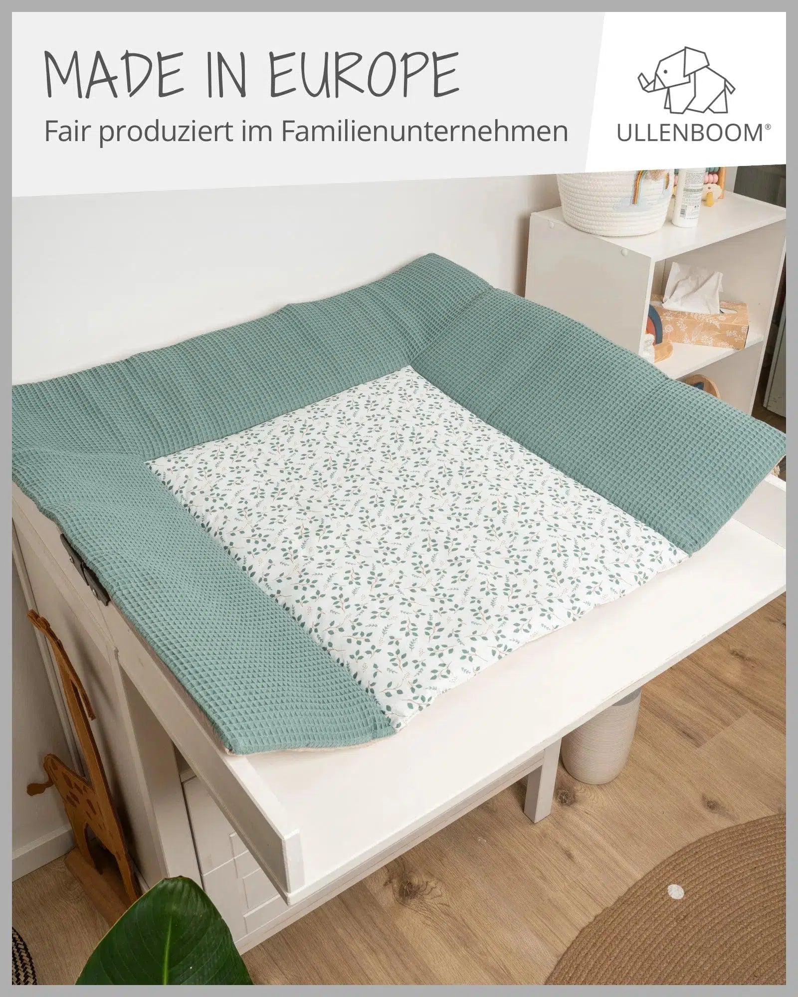 Wickelauflage Waffelpiqué Motiv FLORAL GRÜN-ULLENBOOM-75 x 85 cm-ULLENBOOM Baby