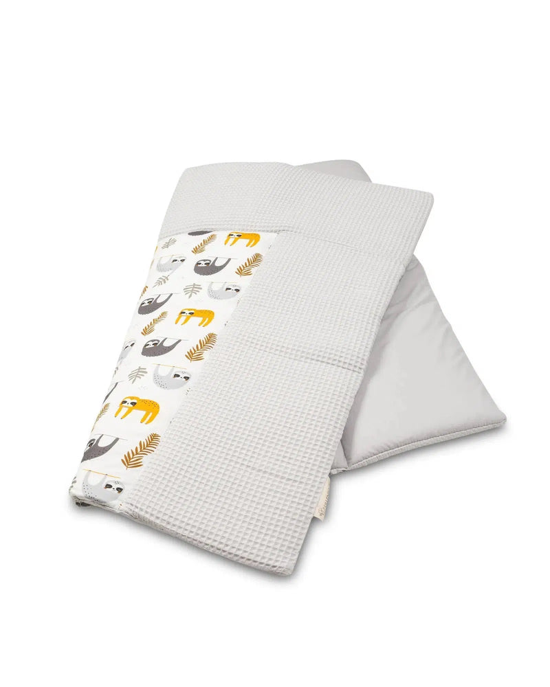 Wickelauflage Waffelpiqué Motiv GRAU FAULTIERE-ULLENBOOM-75 x 85 cm-ULLENBOOM Baby