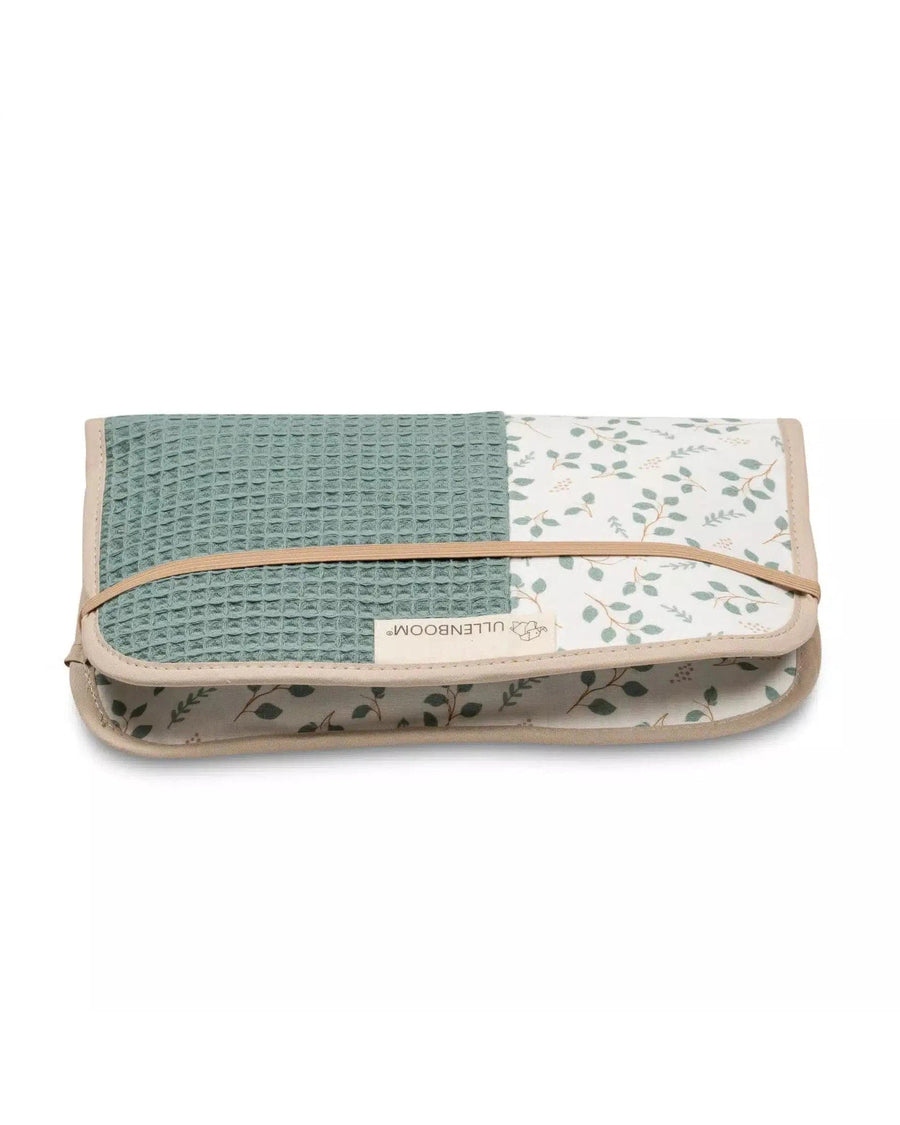 Windeltasche Waffelpiqué Motiv FLORAL GRÜN-ULLENBOOM-18 x 27 cm-ULLENBOOM Baby
